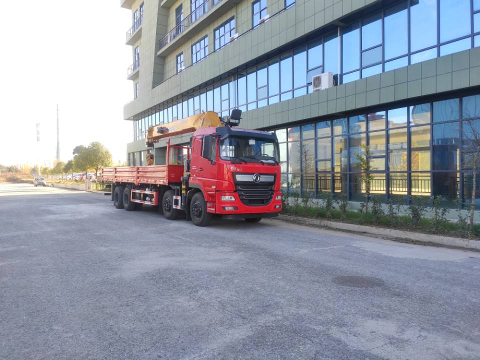 第18批次LH5310JSQ隨車起重運(yùn)輸車