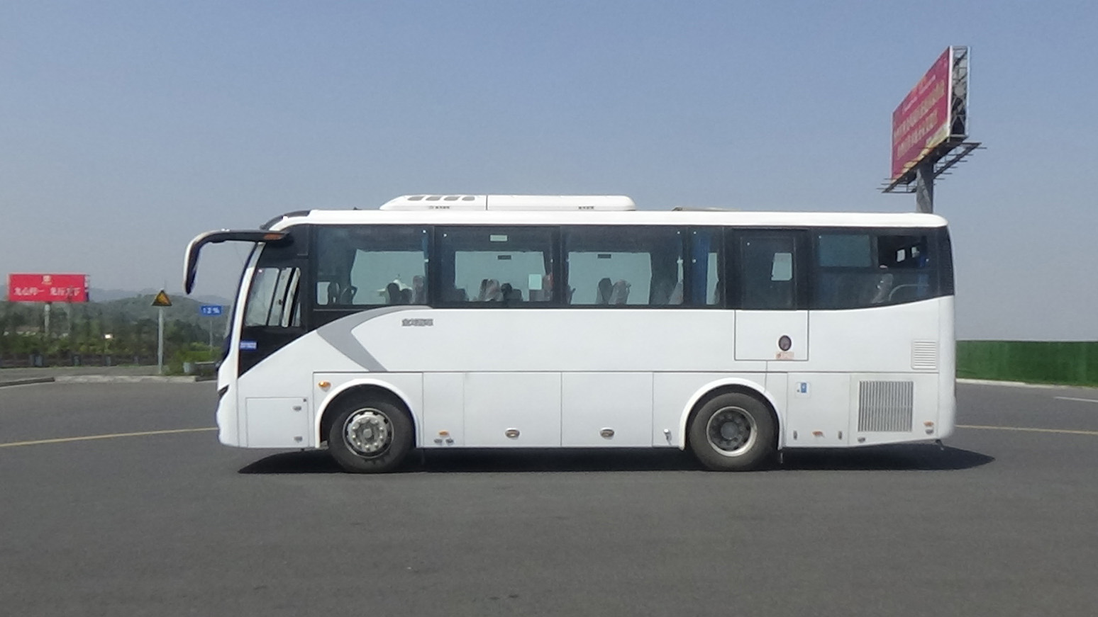 xmq6905ayd6c产品名称客车*底盘型号承载式车身发动机型号ycs06270